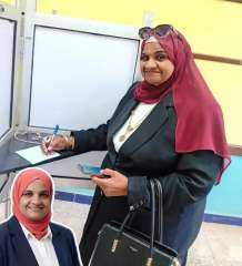 مرشحة حزب العدل نجوى محمود عثمان تدلي بصوتها في أول أيام انتخابات مجلس النواب بكوم أمبو بأسوان