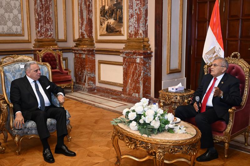 بوابة البرلمان