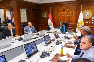 وزيرة التنمية المحلية تتابع سير انتخابات مجلس النواب بمحافظات المرحلة الأولى مع المحافظين من مركز سيطرة الشبكة الوطنية للطوارئ والسلامة العامة