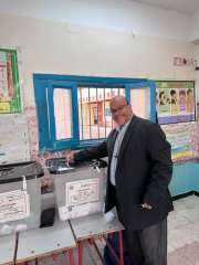 عبد العزيز الشناوي رئيس المكتب السياسي لحزب العدل يدلي بصوته في قسم مينا البصل بالاسكندرية