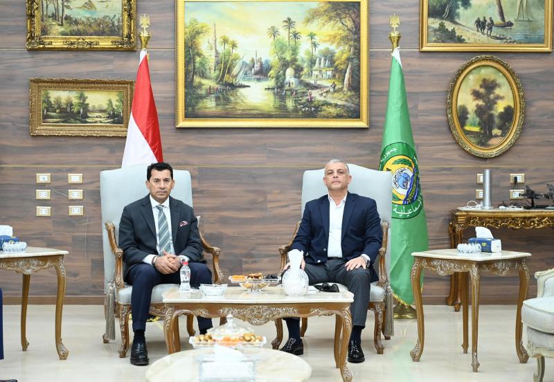 وزير الشباب والرياضة ومحافظ الإسماعيلية 