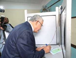 المستشار حنفي جبالي  يدلي بصوته في انتخابات مجلس النواب