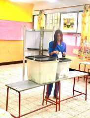 النائبة هايدي المغازي تدلي بصوتها وتشدد: المشاركة واجب وطني وتأكيد على قوة الإرادة الشعبية