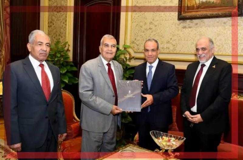 وزير الخارجية يؤكد أهمية تعزيز التعاون مع مجلسي الشيوخ والنواب لتبادل وجهات النظر بشأن السياسة الخارجية