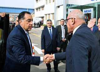 رئيس الوزراء يتفقد أعمال تطوير مصنع عربات السكك الحديدية ومترو الأنفاق ”سيماف” بحلوان