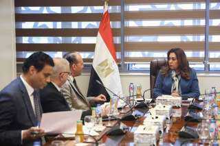 وزيرة التنمية المحلية تناقش مع عدد من قيادات الوزارة الرؤية المتكاملة لتنمية وتطوير مدينة رشيد بمحافظة البحيرة