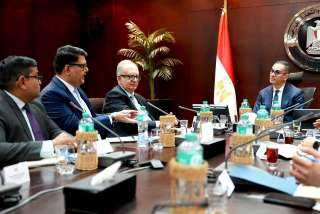 وزير الاستثمار يبحث مع وفد شركتي ”ايفولف” و”ستونيكس” خططهم للتوسع في السوق المصري والاستثمار في مجال الذهب
