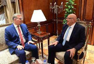 المستشار هشام بدوي رئيس مجلس النواب يستقبل وزير البترول