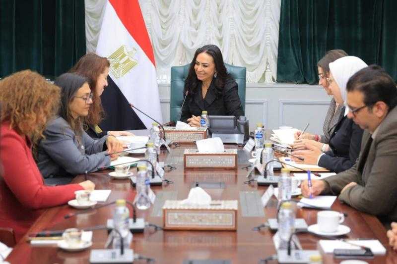 وزيرة التضامن الاجتماعي تلتقي رئيسة بعثة اللجنة الدولية للصليب الأحمر بالقاهرة