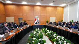 وزير البترول والثروة المعدنية يناقش مع الشركات العالمية خطة تعزيز الانتاج والإجراءات... وزير البترول والثروة المعدنية يناقش مع الشركات العالمية خطة تعزيز الانتاج والإجراءات التحفيزية للاستثمار