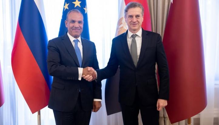 وزير الخارجية يلتقي رئيس وزراء جمهورية سلوفينيا