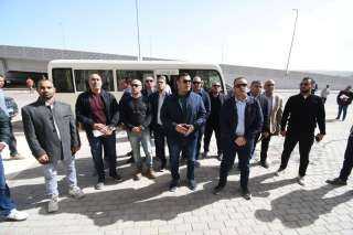 وزير الإسكان يتفقد مركز المؤتمرات والمعارض بالمدينة التراثية و”سكن كل المصريين” بالعلمين الجديدة