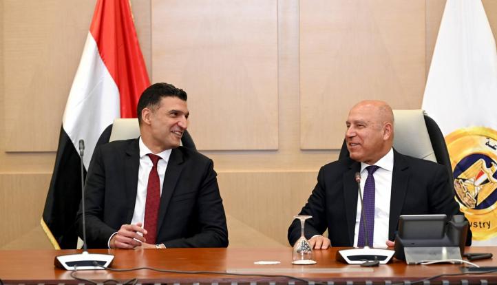 وزير الصناعة يؤكد حرص الوزارة على النهوض بقطاع الصناعة والمضي قدماً في كافة الملفات المتعلقة بالصناعة والتنمية الصناعية في مصر