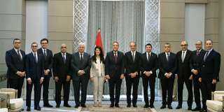 مصطفى مدبولى يُكرم الوزراء السابقين بحضور الوزراء الجدد