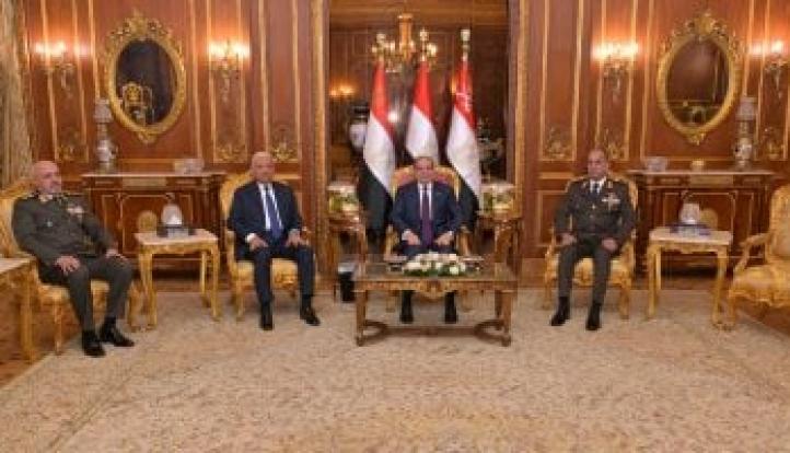 الرئيس السيسي يتناول الإفطار مع قادة القوات المسلحة ويؤكد: قوة هذا الوطن في تلاحم مؤسساته