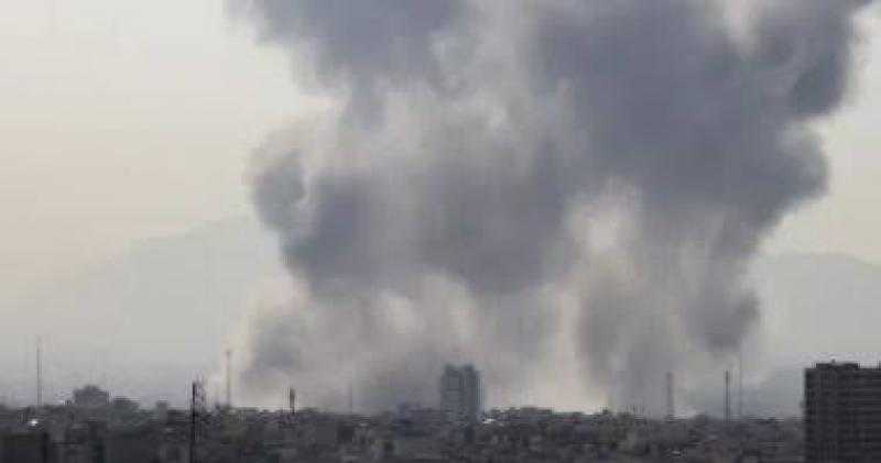 إعلام إسرائيلى: مؤشرات على إصابة أشخاص بارزين فى النظام الإيرانى