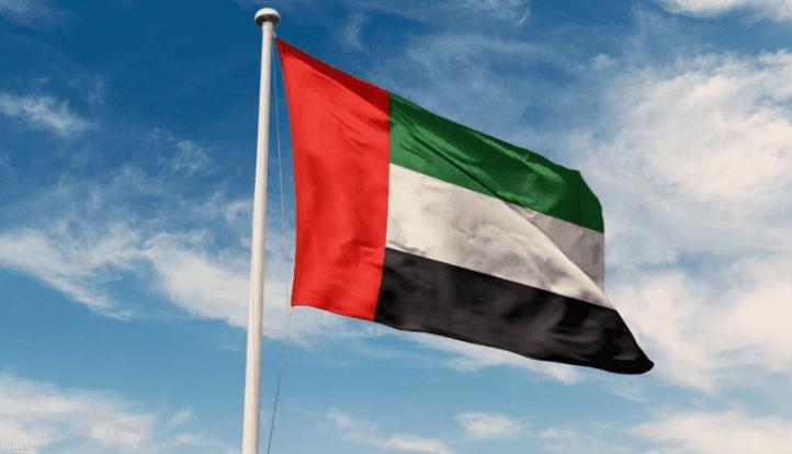 الإمارات: إحباط 3 هجمات صاروخية واندلاع حرائق في مواقع بحرية وصناعية