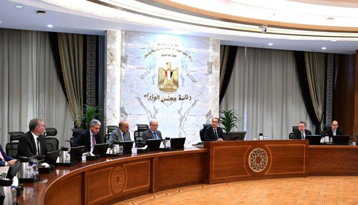 لمتابعة انعكاسات الأزمة الإقليمية الراهنة..رئيس الوزراء يترأس اجتماع اللجنة المركزية لإدارة الأزمات