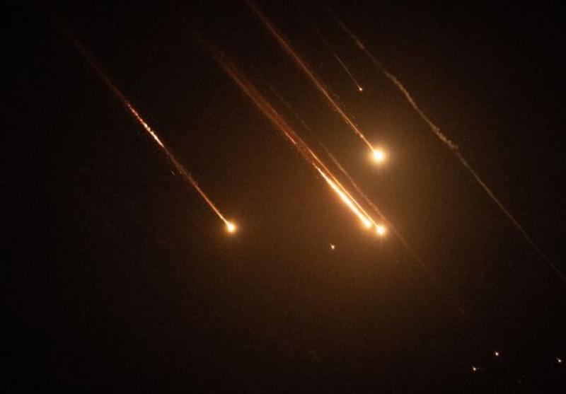 صافرات الإنذار تدوي في مفاعل ديمونة بعد سقوط صواريخ إيرانية بمدينة النقب