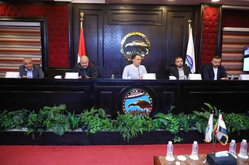 بحضور النائب أحمد عبد الجواد نائب رئيس الحزب والأمين العام، عقدت أمانة العمل الجماهيري المركزية بحزب مستقبل وطن، برئاسة المهندس أحمد أمين مسعود ، اجتماعا تنظيمياً مع أمنائها في المحافظات.