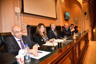 بحضور وزير الاستثمار… أشرف عبد الغني يطالب بمنح ”الشباك الواحد” ولاية ملزمة