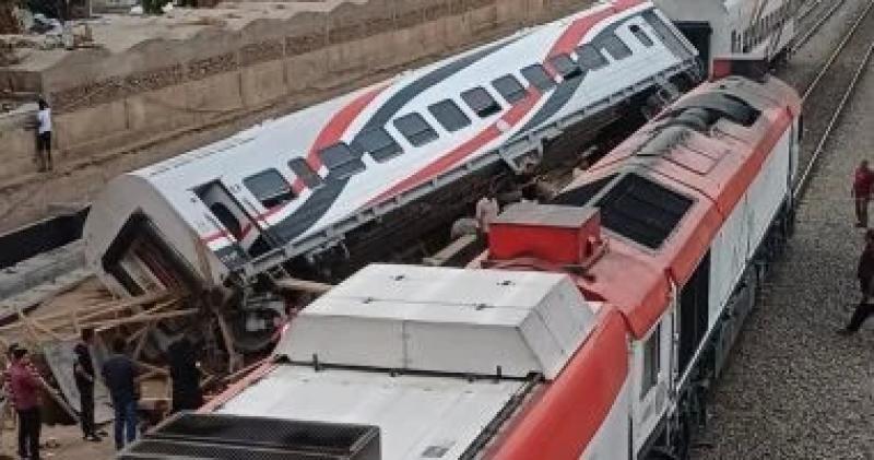عطل بالعربة الأخيرة بقطار أسوان–القاهرة أثناء التحرك.. إصابة 3 ركاب