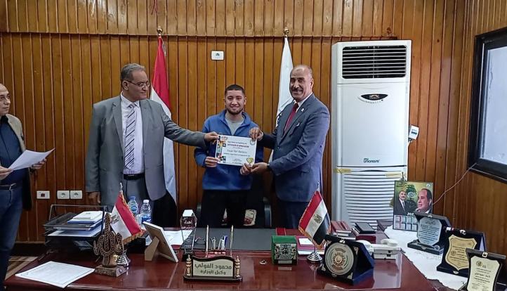 المبدع الشاب خالد عويس.. ابتكارات تقنية فذة وحلم بمنحة دراسية في ”الأمن السيبراني”