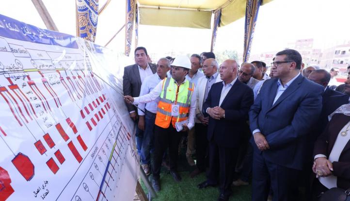 في ثاني أيام جولته بالصعيد.. وزير النقل يشهد التشغيل التجريبي لكوبرى مزلقان أبو شوشة بقنا