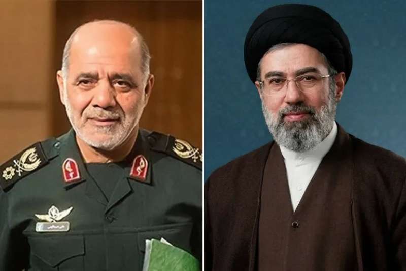 خامنئي وقائد مقر خاتم الانبياء