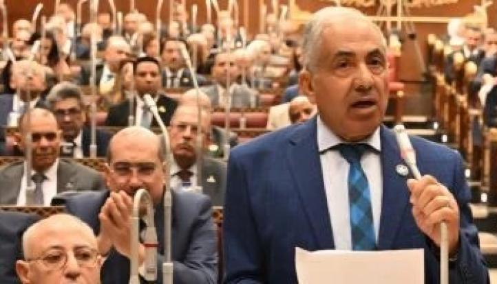 وكيل مجلس الشيوخ يستعرض سياسة الحكومة نحو إنشاء المدارس اليابانية