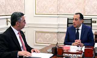 مدبولي يبحث مع وزير التموين مخزون السلع الاستراتيجي وتطوير منظومة الدعم