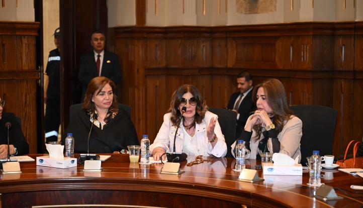 الشيوخ يستقبل نجوم الفن والإعلام لمناقشة حق الأداء العلني