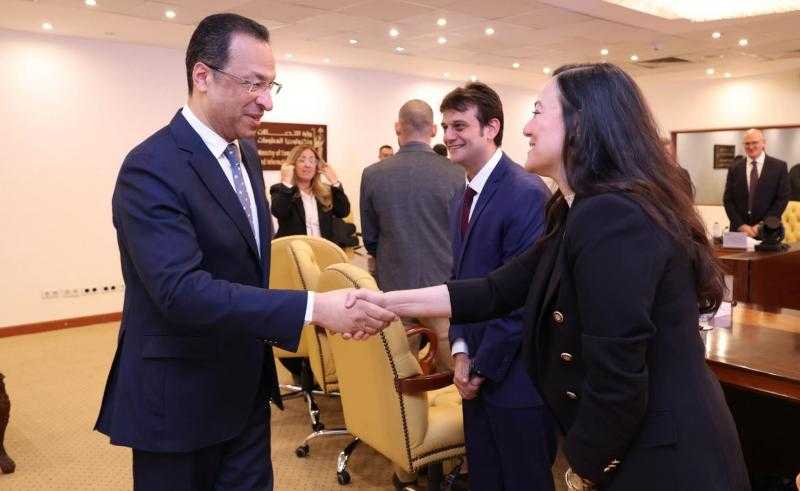 وزير الاتصالات يبحث مع شركة فاوندإيفر العالمية تعزيز استثماراتها وخططها التوسعية في مصر