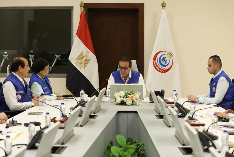 اجتماع وزير الصحة 