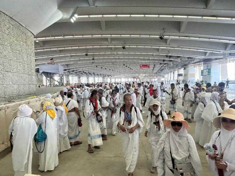 مطالب برلمانية بصرف تعويضات لحجاج ”السياحي”.. شكاوى من تدني الخدمات. . طعام سيئ وتكدس رهيب وغياب للنظافة