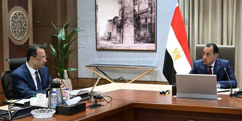 مدبولي يبحث مع وزير الاتصالات زيادة صادرات التعهيد إلى 6 مليارات دولار العام الجاري