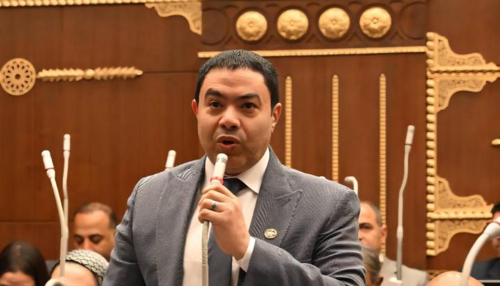 رئيس برلمانية العدل يرفض خطة التنمية الجديدة ويطالب بانعكاس المؤشرات الاقتصادية على حياة المواطنين