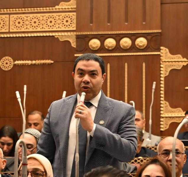 رئيس برلمانية العدل يرفض خطة التنمية الجديدة ويطالب بانعكاس المؤشرات الاقتصادية على حياة المواطنين