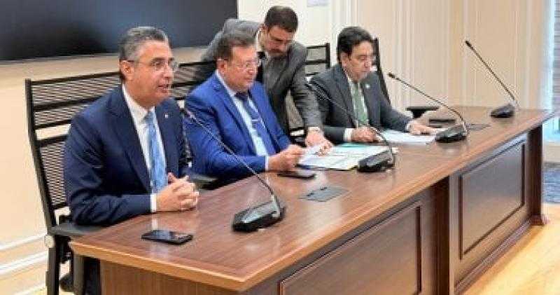 اقتصادية النواب تناقش أزمة ماكينات الصراف الآلي.. واللجنة العربية تبحث العلاقات العراقية