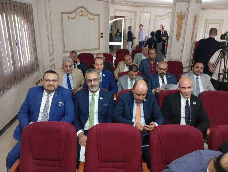بالصور.. بدء التصويت في انتخابات الأمين العام لحزب العدل