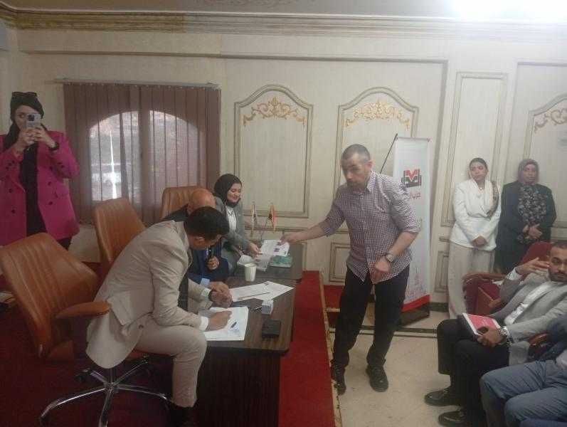 بدء التصويت في جولة الإعادة في انتخابات الأمين العام لحزب العدل وسط أجواء تنظيمية مكثفة ومتابعة