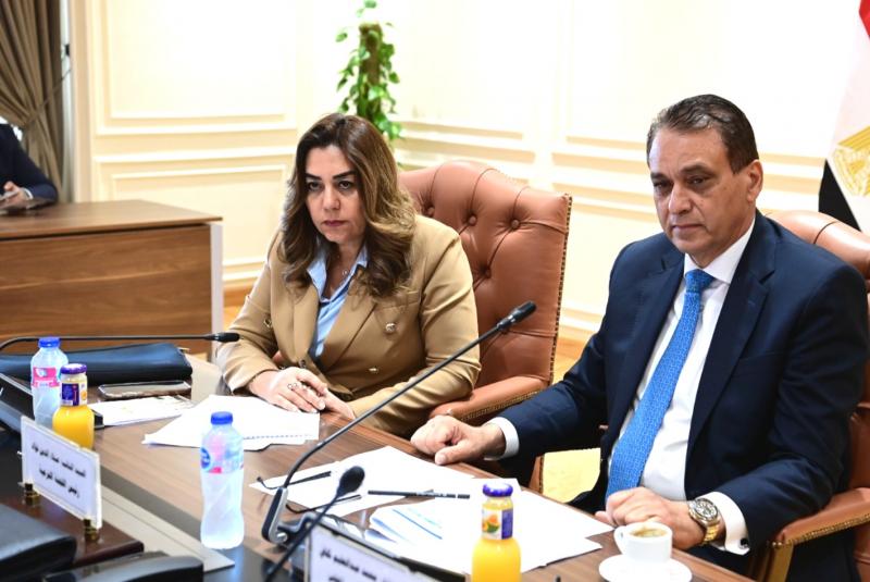 لجنة إعداد قانون الإدارة المحلية الجديد 