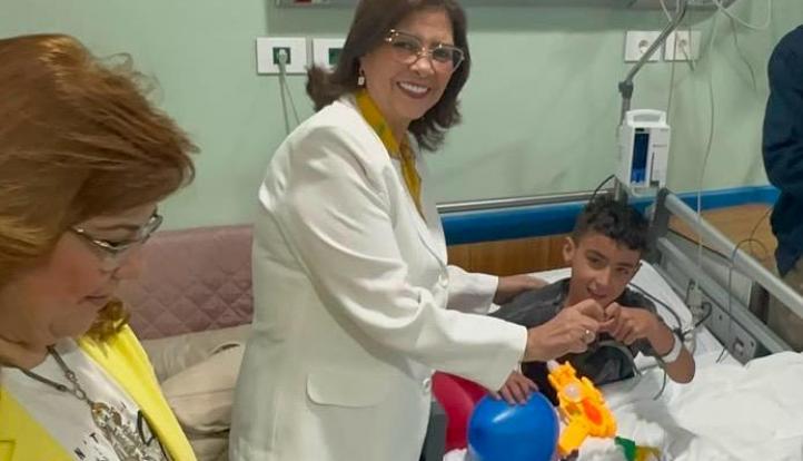”طاقة إيجابية تكفي 10 سنين”.. الدكتورة راندا مصطفى من مستشفى الناس: هنا لا فرق بين مصري وسوداني أو سوري.. الخدمة للإنسان أولاً