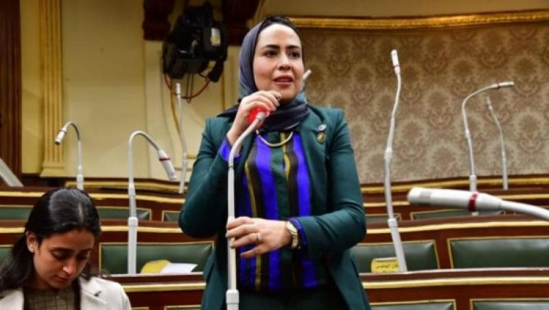 سارة النحاس 