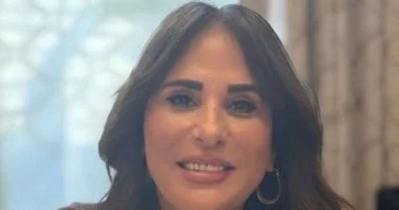 وزيرة الإسكان 