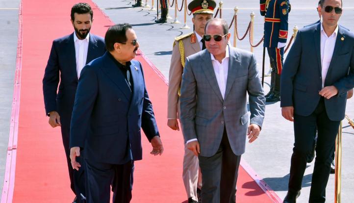 الرئيس السيسي يودع ملك البحرين بمطار العلمين في ختام زيارته إلى مصر
