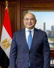 مصطفى شيخون الرئيس الجديد لاقتصادية قناة السويس.. نجاح مذهل في الدبلوماسية التجارية وجذب الاستثمار الأجنبي