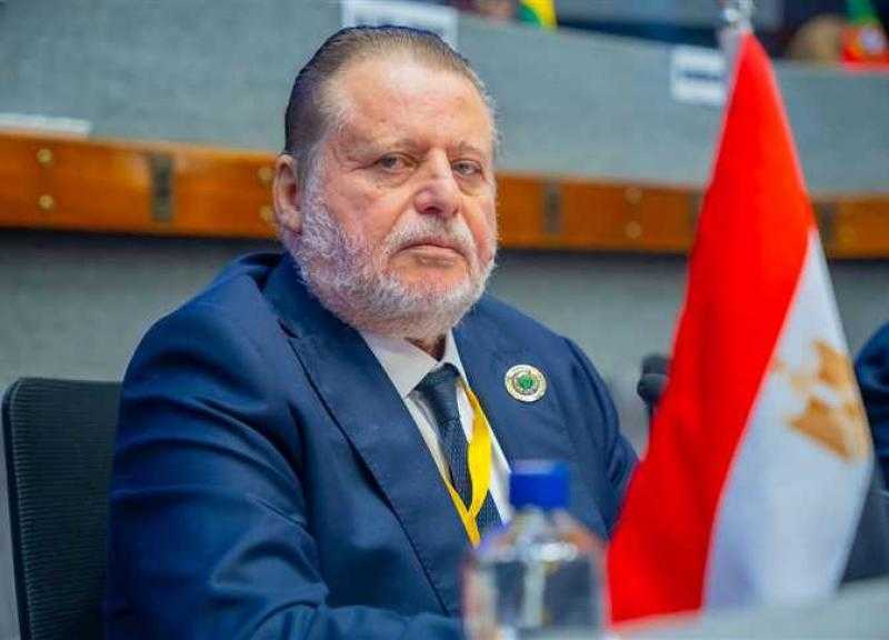 «نواب»: حسن عبد الله نموذج للعمل الجاد.. ونجح في استعادة الثقة بالقطاع المصرفي والحفاظ على استقرار سوق الصرف