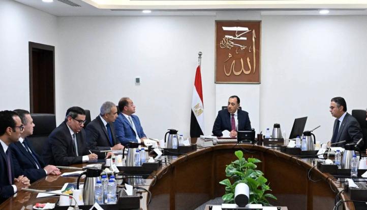 رئيس الوزراء يتابع الجهود المبذولة لتطوير آلية الدعم النقدى السلعى