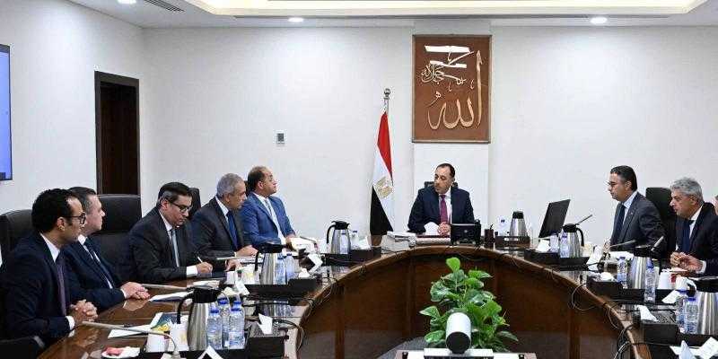 رئيس الوزراء يتابع الجهود المبذولة لتطوير آلية الدعم النقدى السلعى